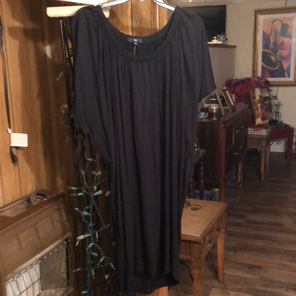 Awesome Black Dress ... GAP.... ladies ..size Medium... with tags..